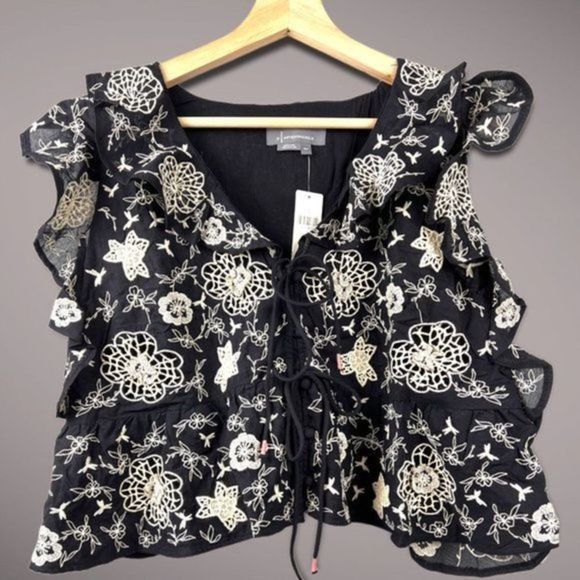 Stunning Anthropologie Ruffled Embroidered Button Up Sleeveless Crop Top Black M - Picture 9 of 11